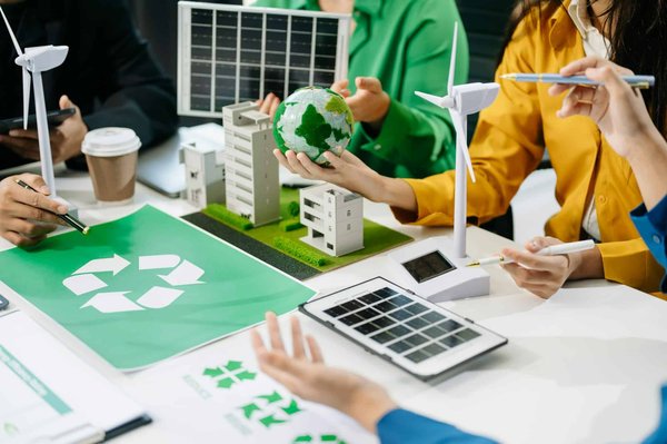 How to understand and interpret the emissions ratings on new cars in the UK?